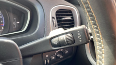 Volvo V40 T2 [122] R DESIGN Edition 5dr Petrol Hatchback